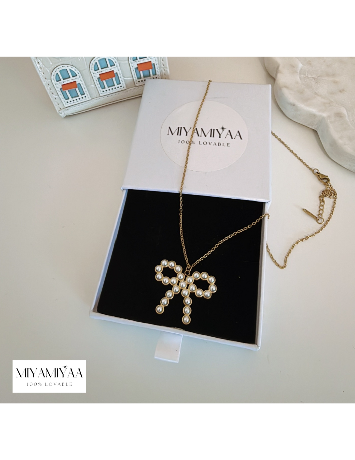 Pearly Bow Necklace