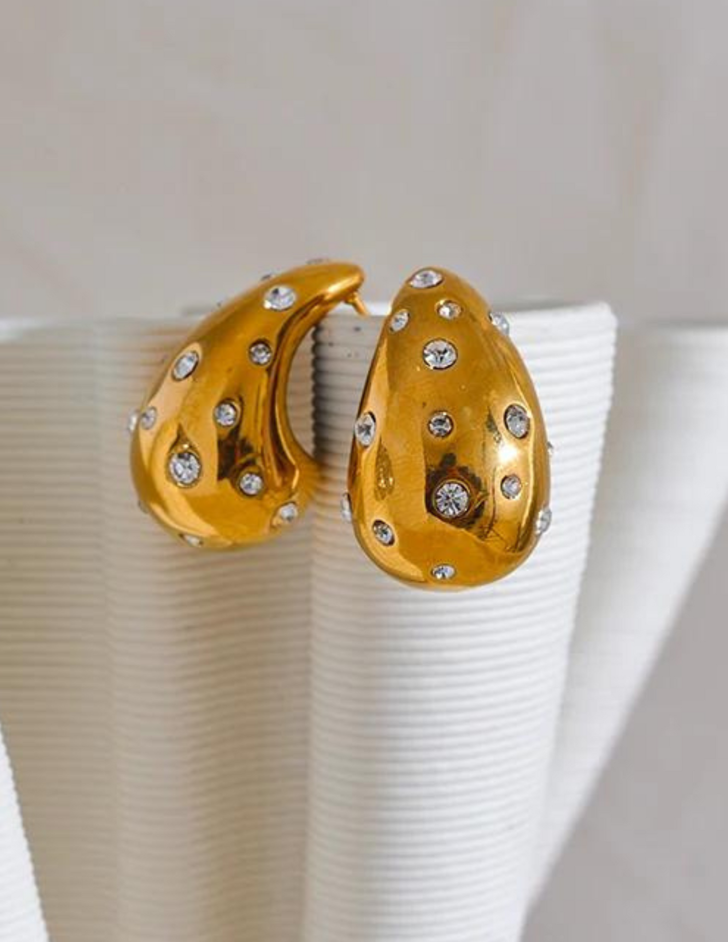 Miya Drop Earrings