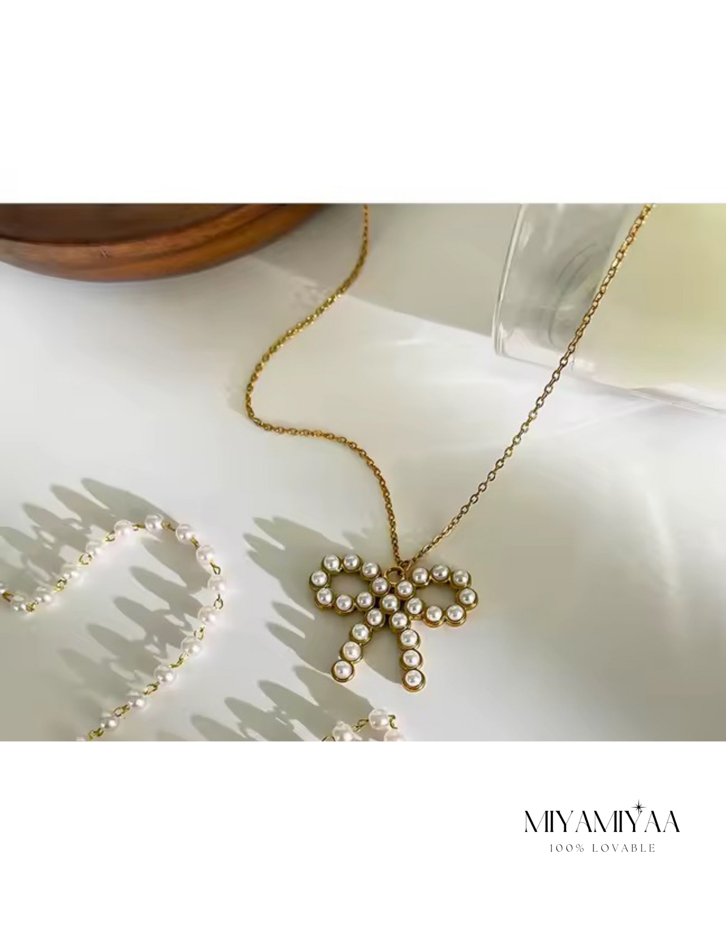 Pearly Bow Necklace