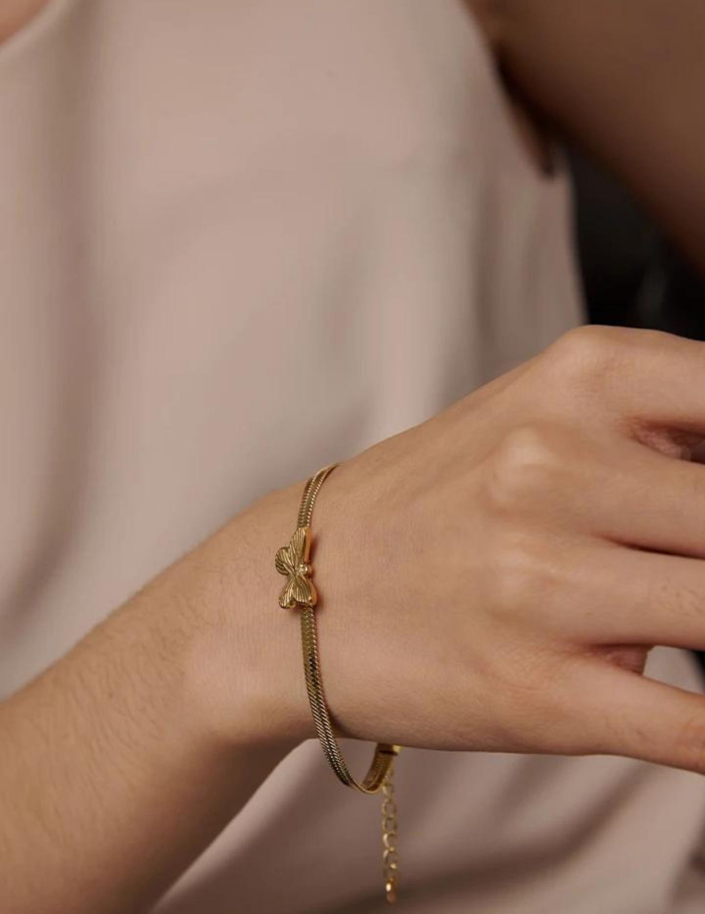 Elegant Wings Bracelet