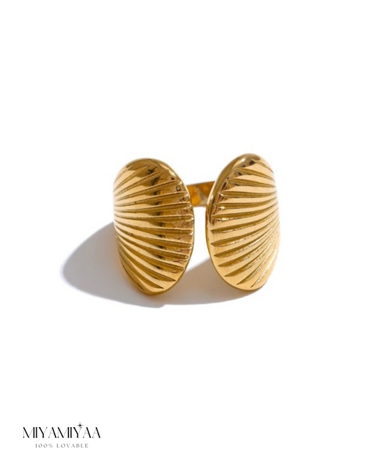 Lion’s Paw Ring